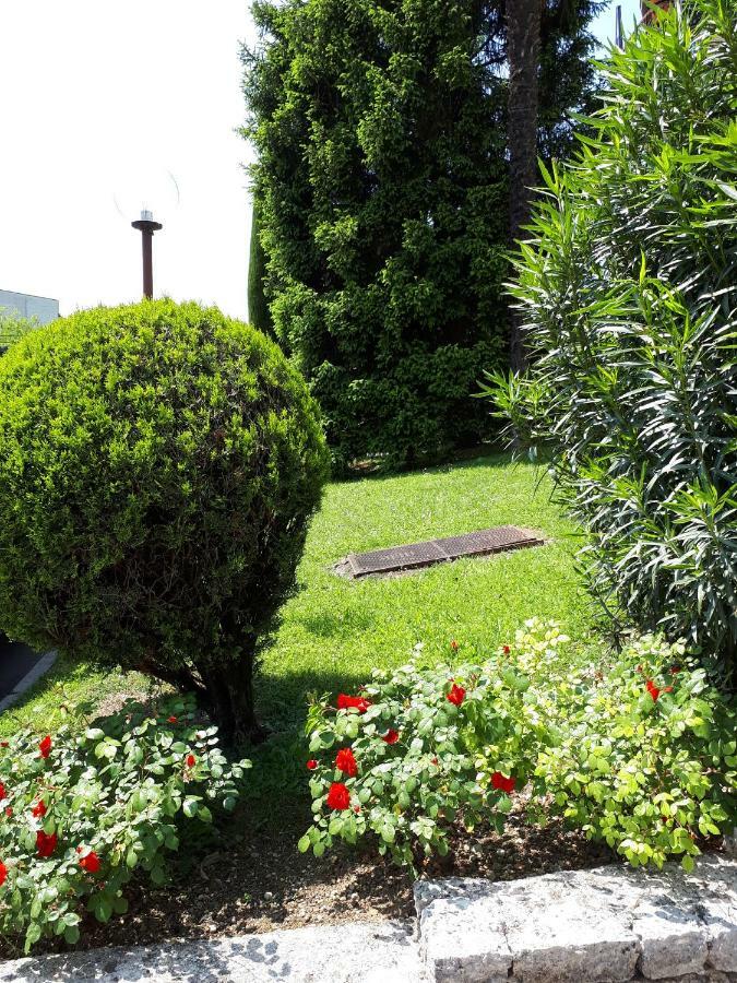Il Glicine Sul Garda Appartamento Turistico Peschiera del Garda Extérieur photo
